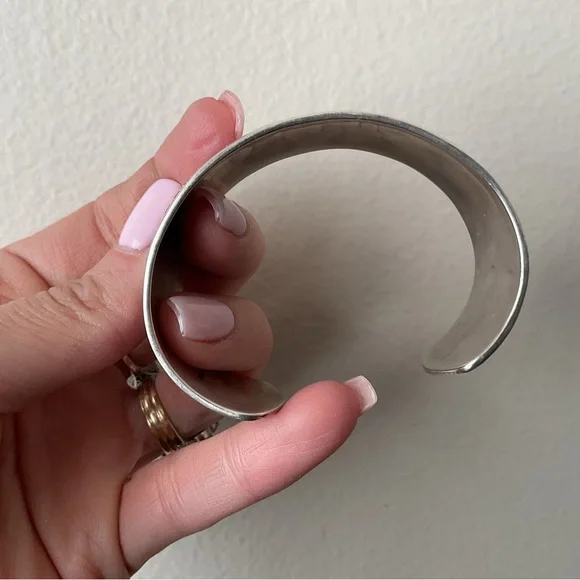 Silver Cuff Bracelet with Engraved Figures - Picture 6 of 6